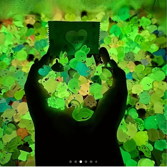 Mini Glow in The Dark Animal Resin
Models, Surprise Mystery Bag for Dollhouse Decor, Fairy Garden Decor, Birthday Party Gift, DIY Crafts, Ornaments, Resin Animal Sculptures