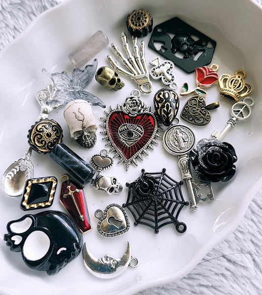 Gothic Trinket Mix Mystery Scoop | Beads, Charms & Pendants | Skulls, Ravens, Skeleton Keys, Coffins, Bats | Witchy, Dark